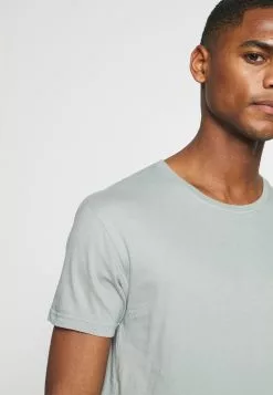 INDICODE JEANS CLIFF - T-shirt Basique - Blue Surf 10 INDICODE JEANS CLIFF - T-shirt Basique - Blue Surf -INDICODE JEANS Boutique 087fbde3065d4e3dbfeb2031367abfd0