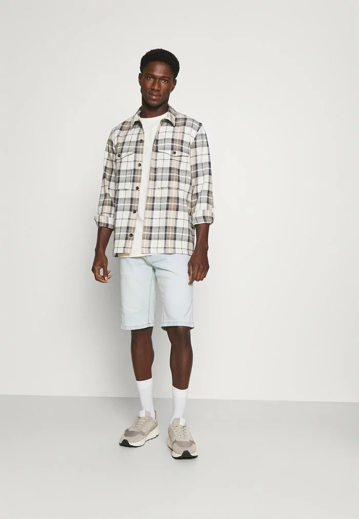 INDICODE JEANS KADEN - Short En Jean - Bleach 2 INDICODE JEANS KADEN - Short En Jean - Bleach – Image 2