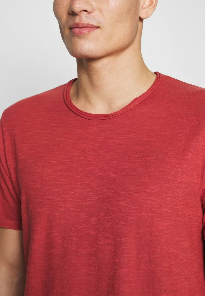 INDICODE JEANS ALAIN - T-shirt Basique - Red Ochre 5 INDICODE JEANS ALAIN - T-shirt Basique - Red Ochre – Image 5