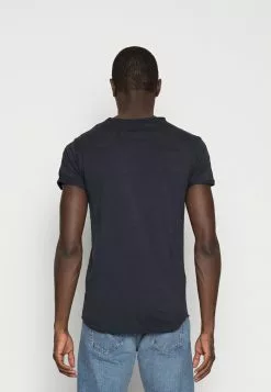 INDICODE JEANS ALAIN - T-shirt Basique - Navy 7 INDICODE JEANS ALAIN - T-shirt Basique - Navy -INDICODE JEANS Boutique 1ed6f7b763754120819352135e8cbae6