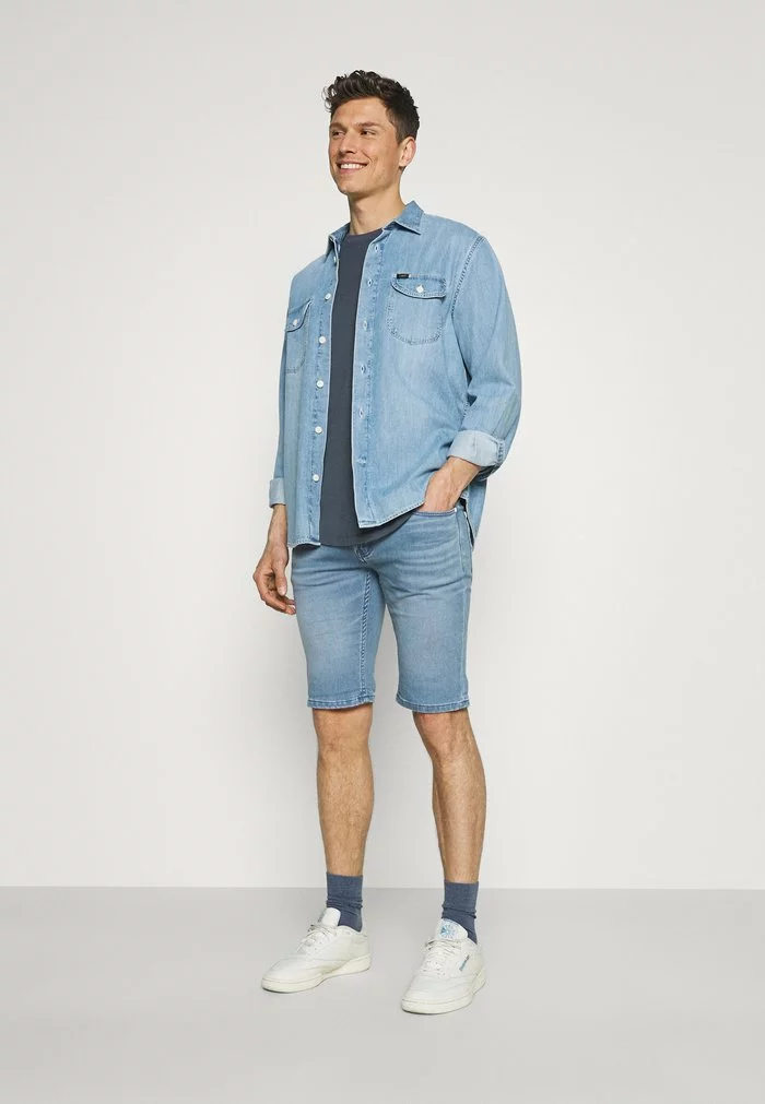 INDICODE JEANS COMMERCIALKEN - Short En Jean - Blue Wash 2 INDICODE JEANS COMMERCIALKEN - Short En Jean - Blue Wash – Image 2