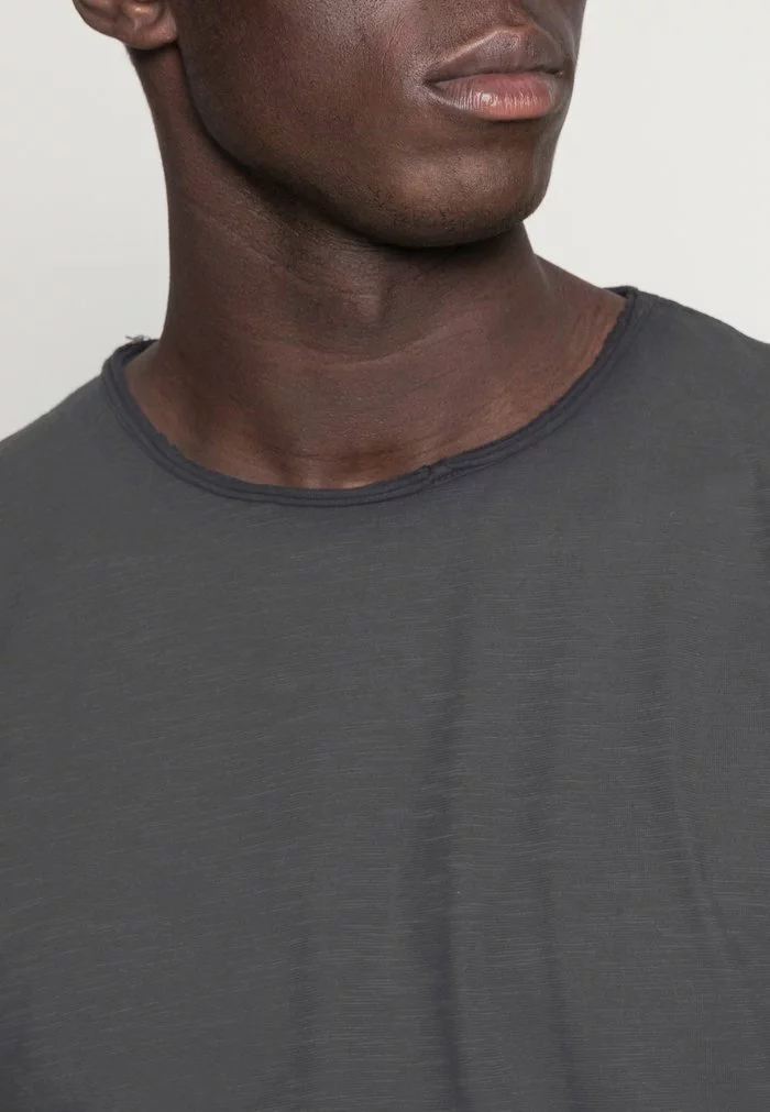 INDICODE JEANS ALAIN - T-shirt Basique - Black 5 INDICODE JEANS ALAIN - T-shirt Basique - Black – Image 5