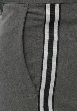 INDICODE JEANS Short - Charcoal -INDICODE JEANS Boutique 4295a5111f014b2983cf3aff641fb967