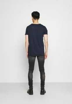 INDICODE JEANS NOVAST - T-shirt Imprimé - Navy 7 INDICODE JEANS NOVAST - T-shirt Imprimé - Navy -INDICODE JEANS Boutique 4ae5dab6778044f68427b4731317e42a