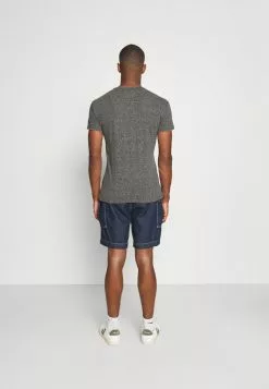 INDICODE JEANS ESTEPONA - T-shirt Basique - Black 9 INDICODE JEANS ESTEPONA - T-shirt Basique - Black -INDICODE JEANS Boutique 4f105e402d024000acb419bb00f8763a