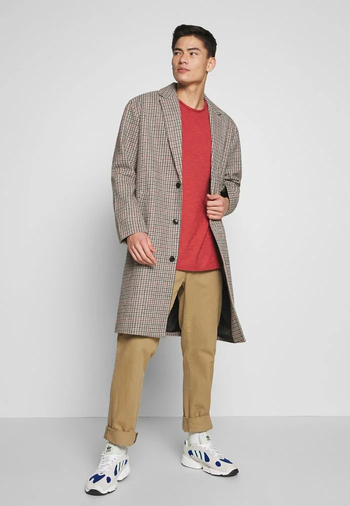 INDICODE JEANS ALAIN - T-shirt Basique - Red Ochre 2 INDICODE JEANS ALAIN - T-shirt Basique - Red Ochre – Image 2