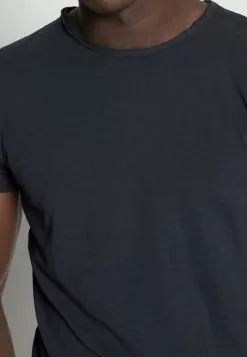 INDICODE JEANS ALAIN - T-shirt Basique - Navy 9 INDICODE JEANS ALAIN - T-shirt Basique - Navy -INDICODE JEANS Boutique 716b86c555594876bb1c81a228e8a8da