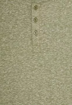 INDICODE JEANS ESTEPONA - T-shirt Basique - Army -INDICODE JEANS Boutique 7c47035d90cc4633a55ccd1ea009dc80