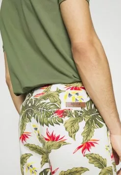 INDICODE JEANS FLOWERS - Short - Offwhite -INDICODE JEANS Boutique 8a19e61795164b7fbf3db57cf2d4b25e