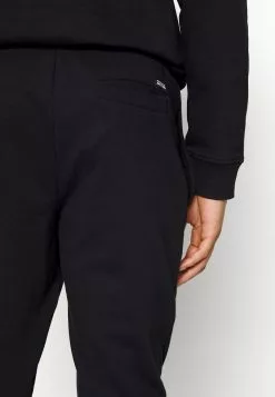 INDICODE JEANS YISIDRO SET - Sweatshirt - Black -INDICODE JEANS Boutique 9a8dfee85a6c48a58696dce6d8cc4a63