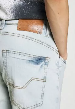 INDICODE JEANS KADEN HOLES - Short En Jean - Bleached Denim -INDICODE JEANS Boutique 9fde21c3ead2460883bf0629bae95b7f
