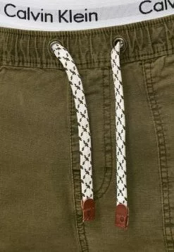 INDICODE JEANS Short - Army -INDICODE JEANS Boutique a35b44e6549e411a9adce56c38b84296