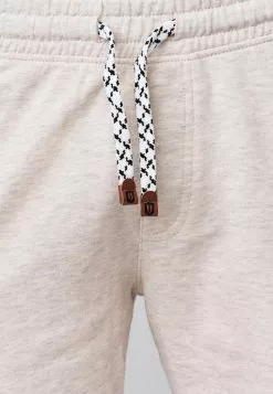 INDICODE JEANS ALDRICH - Short - Ecru Mix 11 INDICODE JEANS ALDRICH - Short - Ecru Mix -INDICODE JEANS Boutique a5fb72cf15e94437b09ec1c2b6a28adf