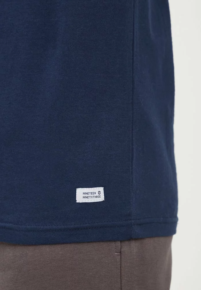 INDICODE JEANS IDROSTO - T-shirt Imprimé - Navy 5 INDICODE JEANS IDROSTO - T-shirt Imprimé - Navy – Image 5