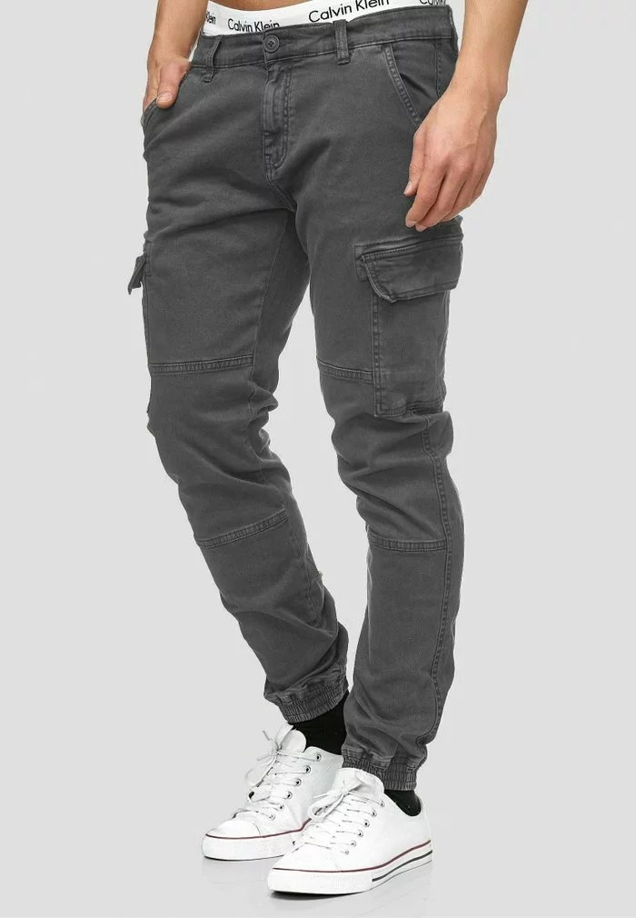 INDICODE JEANS AUGUST - Pantalon Cargo - Raven 1 INDICODE JEANS AUGUST - Pantalon Cargo - Raven
