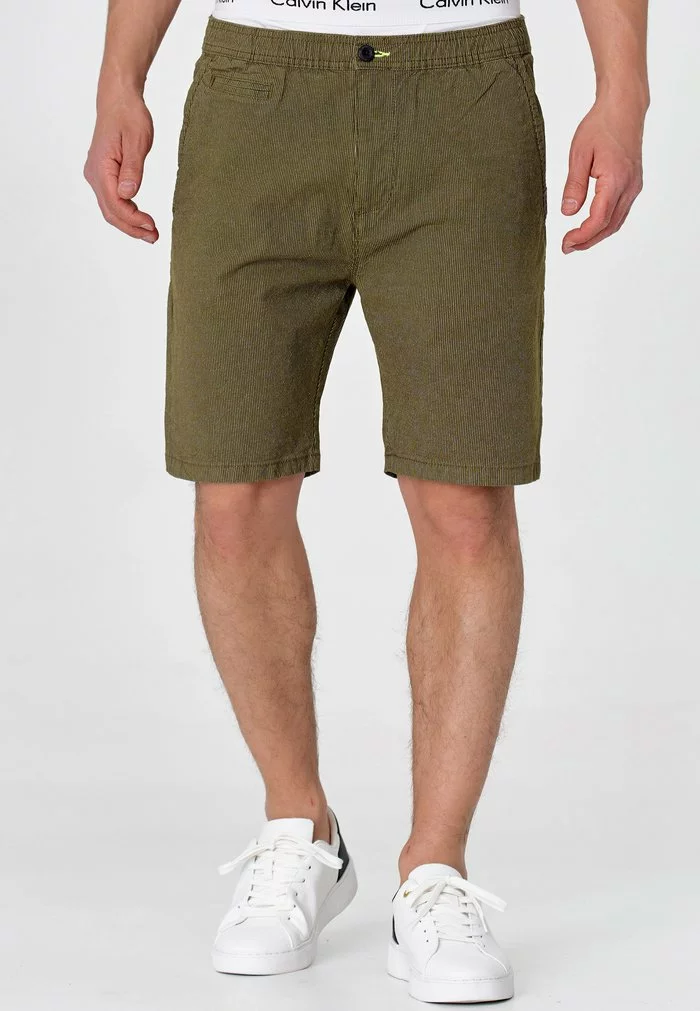 INDICODE JEANS GRANBY - Short - Dark Olive 1 INDICODE JEANS GRANBY - Short - Dark Olive