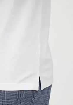 INDICODE JEANS IDFLETCHER - Polo - Off White 11 INDICODE JEANS IDFLETCHER - Polo - Off White -INDICODE JEANS Boutique db7fb3c91ec94d5884222e65b041d2c4