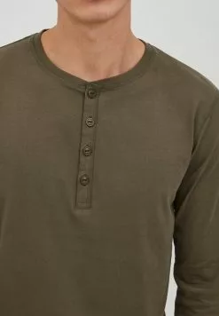 INDICODE JEANS IDARMANDO - T-shirt à Manches Longues - Army -INDICODE JEANS Boutique ddf616314ea94690b083bc3009d43a3e