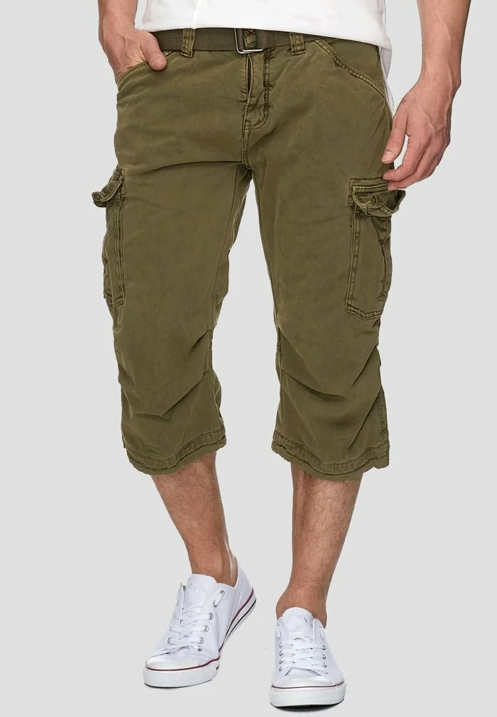 INDICODE JEANS MIT GÜRTEL NICOLAS - Short - Dark Green 1 INDICODE JEANS MIT GÜRTEL NICOLAS - Short - Dark Green