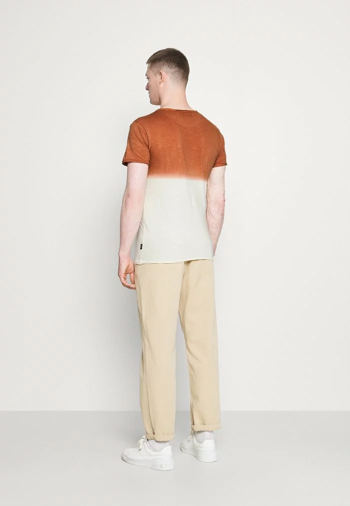 INDICODE JEANS HESS - T-shirt Imprimé - Rootbeer 3 INDICODE JEANS HESS - T-shirt Imprimé - Rootbeer – Image 3