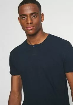 INDICODE JEANS COHEN - T-shirt Basique - Navy 11 INDICODE JEANS COHEN - T-shirt Basique - Navy -INDICODE JEANS Boutique e42bd0b8955d469aabfb3a2b08e6c107