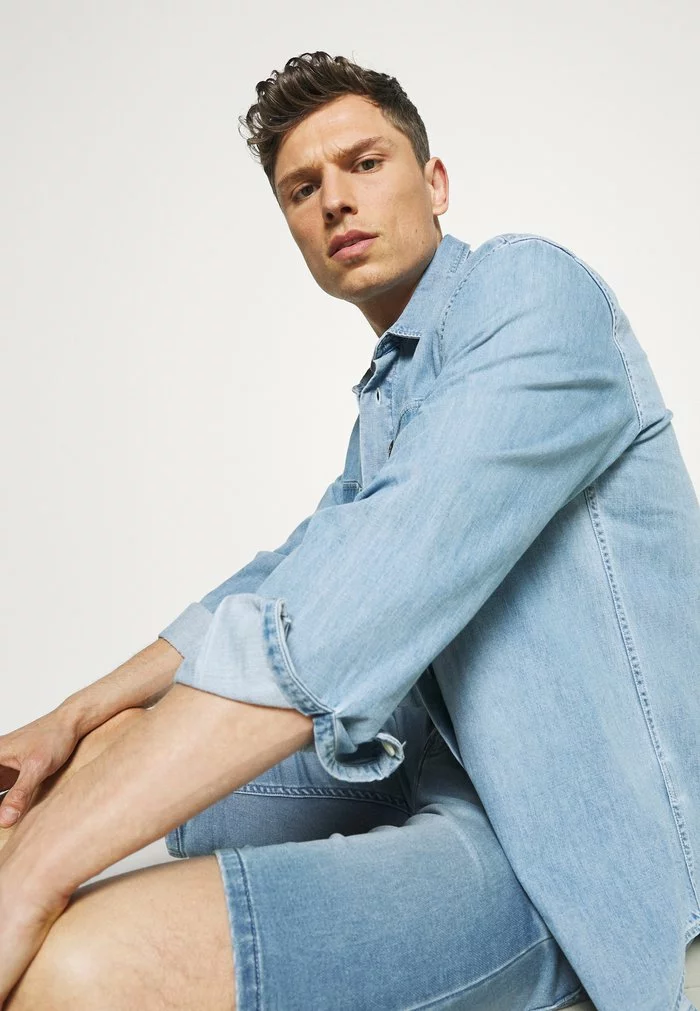 INDICODE JEANS COMMERCIALKEN - Short En Jean - Blue Wash 5 INDICODE JEANS COMMERCIALKEN - Short En Jean - Blue Wash – Image 5