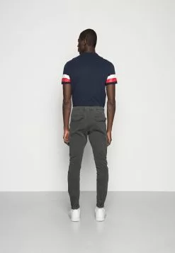 INDICODE JEANS LEVI - Pantalon Cargo - Raven -INDICODE JEANS Boutique f2027430f86a41479684e1a8e7e45075