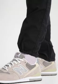 INDICODE JEANS WILLIAM - Pantalon Cargo - Black -INDICODE JEANS Boutique f447bb3624414f14a894d8e0af1e2873